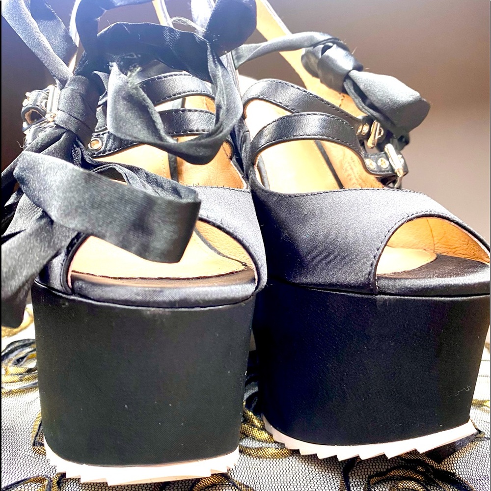 Shelly’s London heel/platform 6.5 - Picture 2 of 7